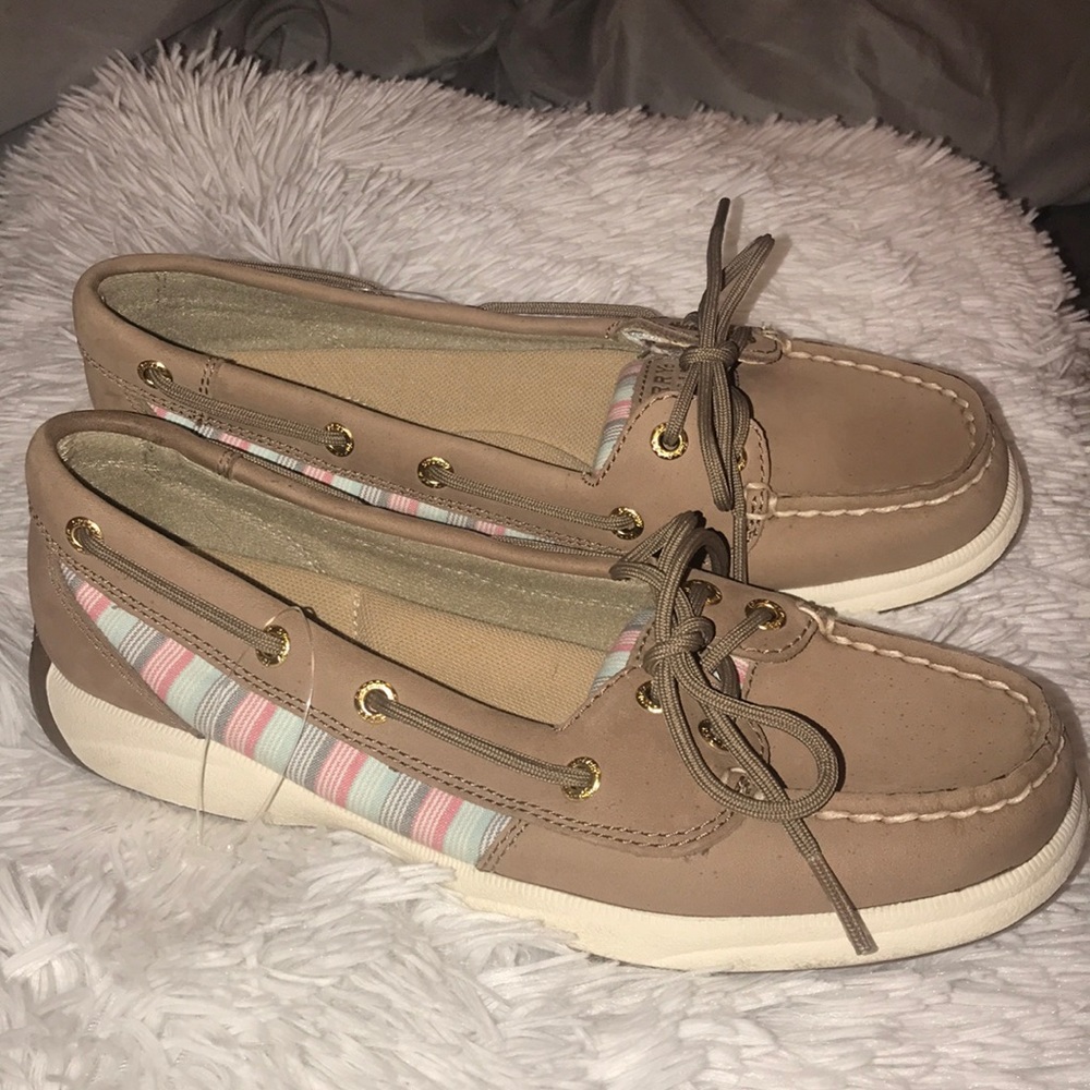 Women’s sperry’s size 6